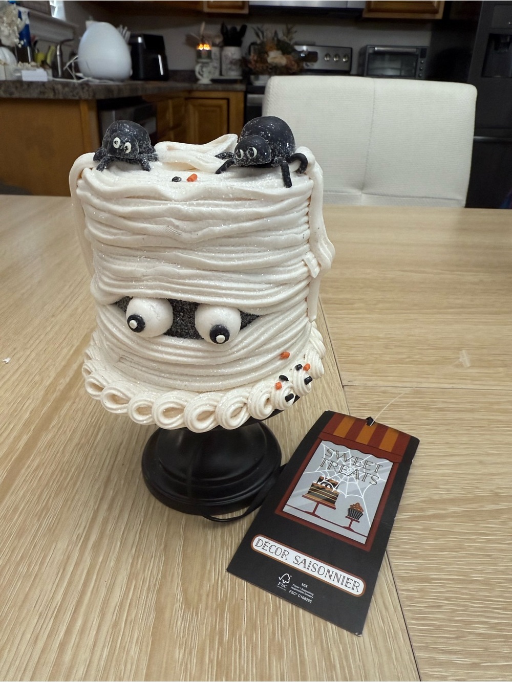 Unknown Brand White Mummy Halloween Decor with Black Spiders